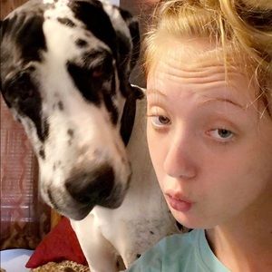 Meet your Posher, Hannah